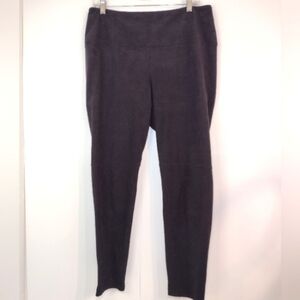 Lyssé women's black leggings size (L)